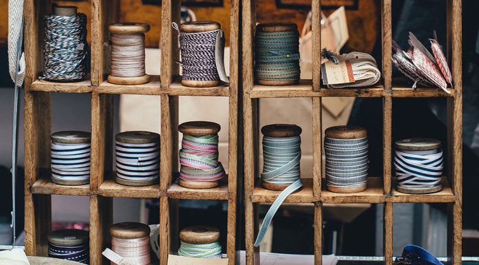Gorgeous DIY Button Wall Art Made From Old Plates